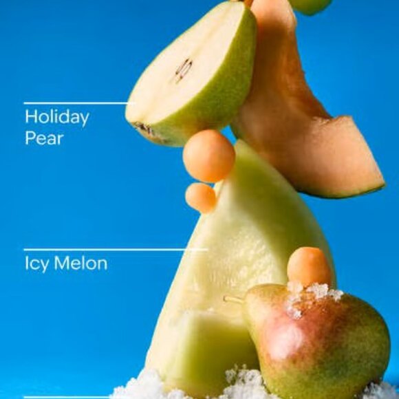 Bath & Body Works Fresh Sparkling Snow Gentle & Clean Foaming Hand Soap - Picture 2 of 2